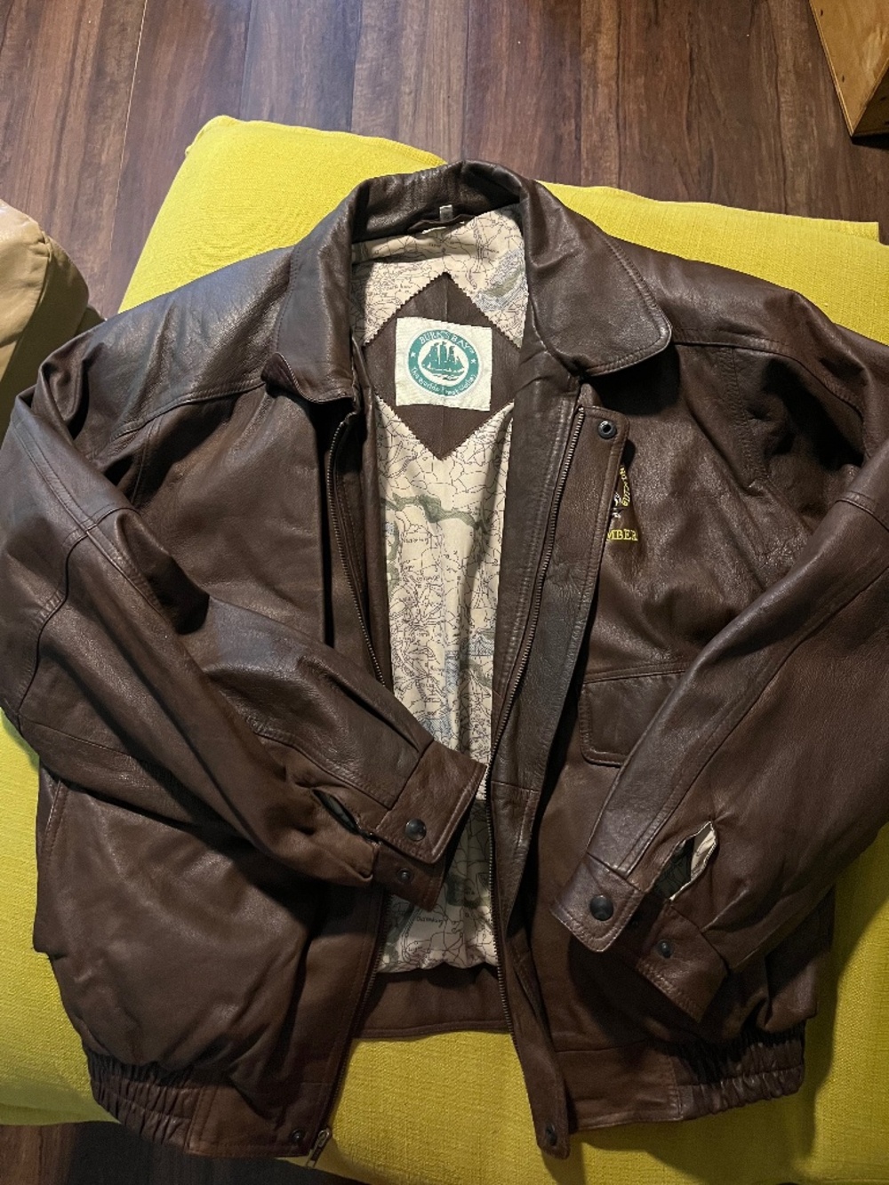 Burka’s bay xl leather jacket.